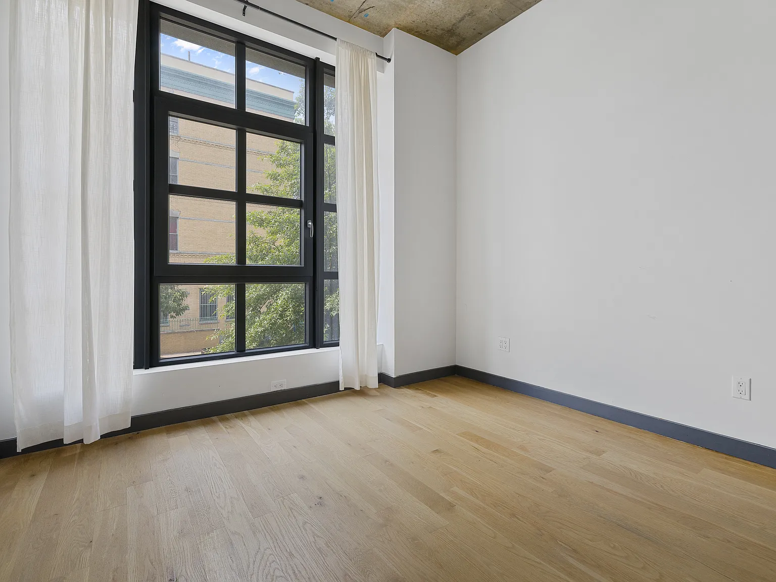93 Linden Street — Photo 2