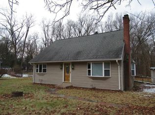 40 Linden Ave, East Longmeadow, MA 01028