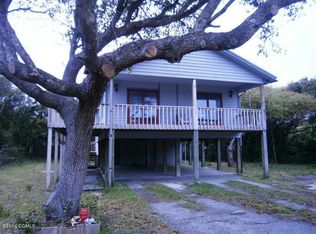 108 Hoffman Beach Rd, Salter Path, NC 28512