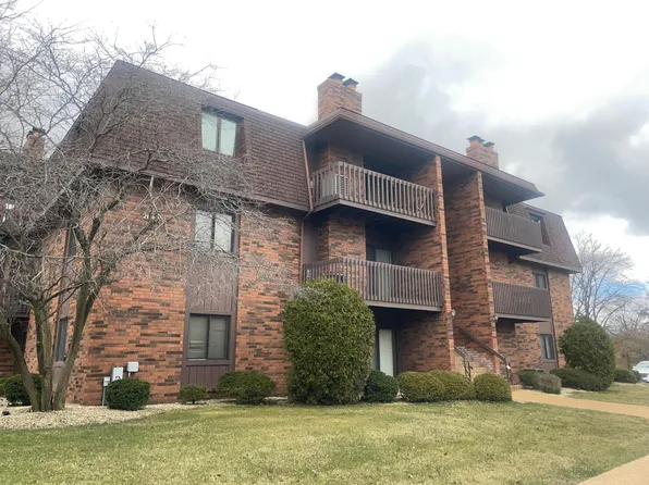 2049 Porte De Leau Ct, Highland, IN 46322