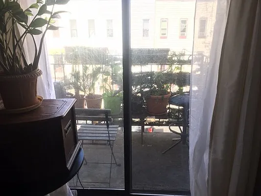 Rented by RCO Realty Inc | media 18