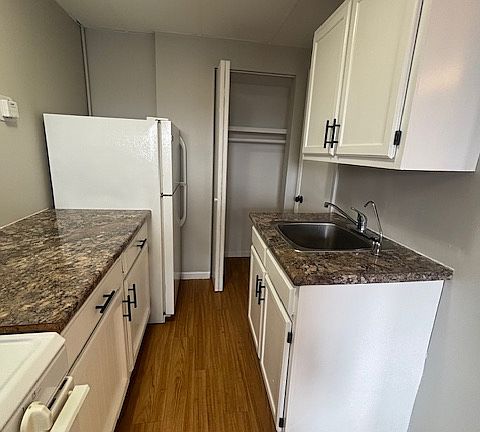 5th image of 14424 Morse St #O
