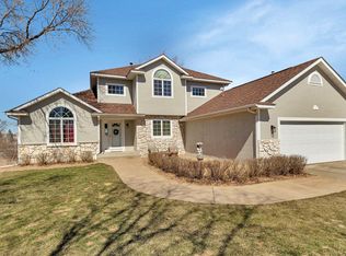 180 Mallard Ln, Loretto, MN 55357