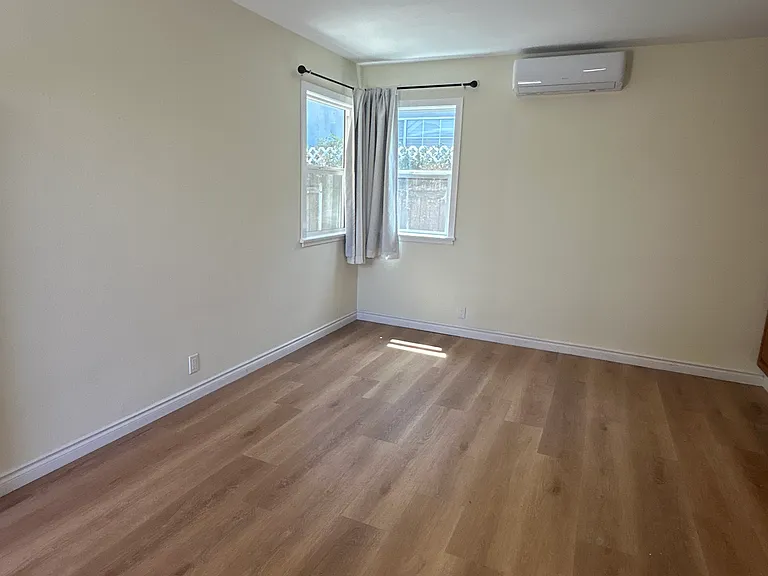 924 W Colorado Blvd #B — Photo 3
