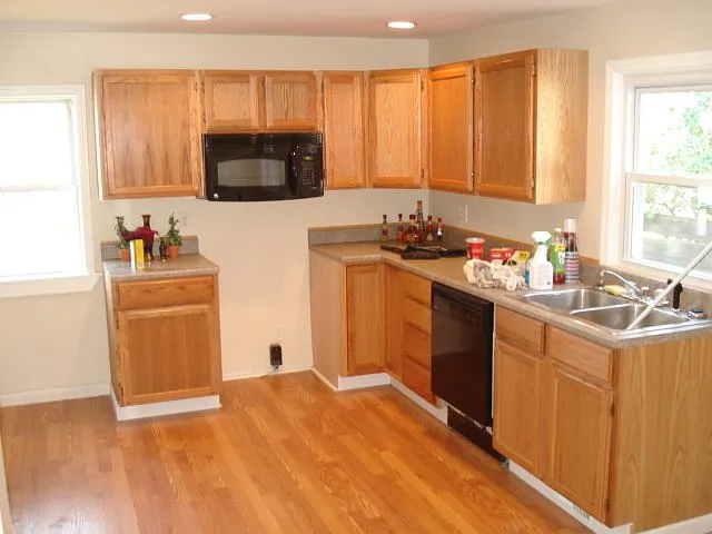 1037 Beard St #1 — Photo 10