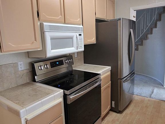 2nd image of 5660 Sonoma Dr