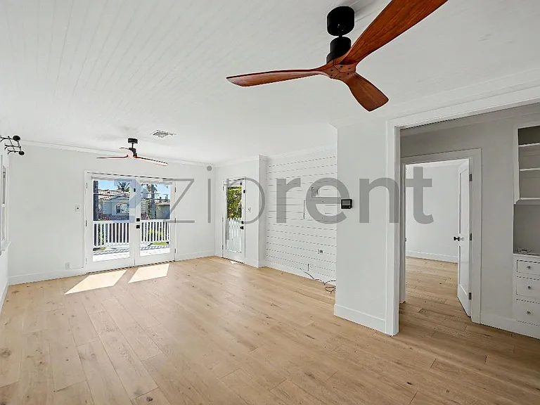 517 Sapphire St — Photo 7