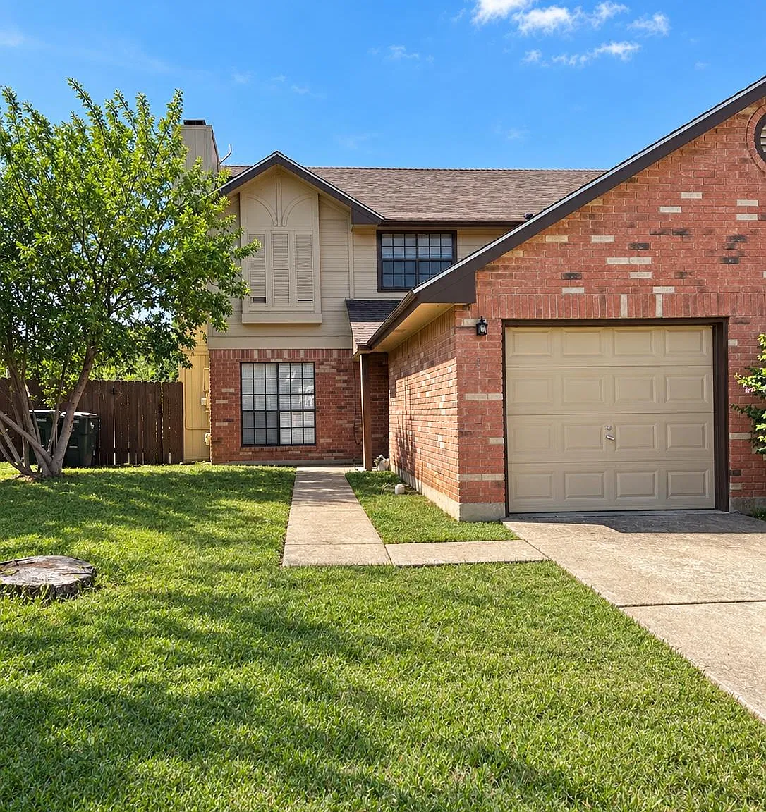 2 bed, 1.5 bath, 1032 sqft, $1,475 — Photo 1