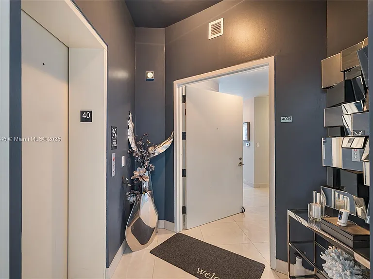2020 N Bayshore Dr #4004 — Photo 17