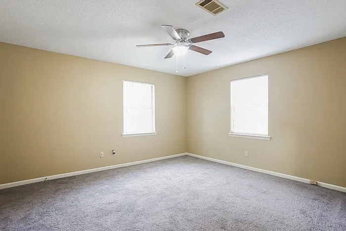20 Single Oaks Dr — Photo 9