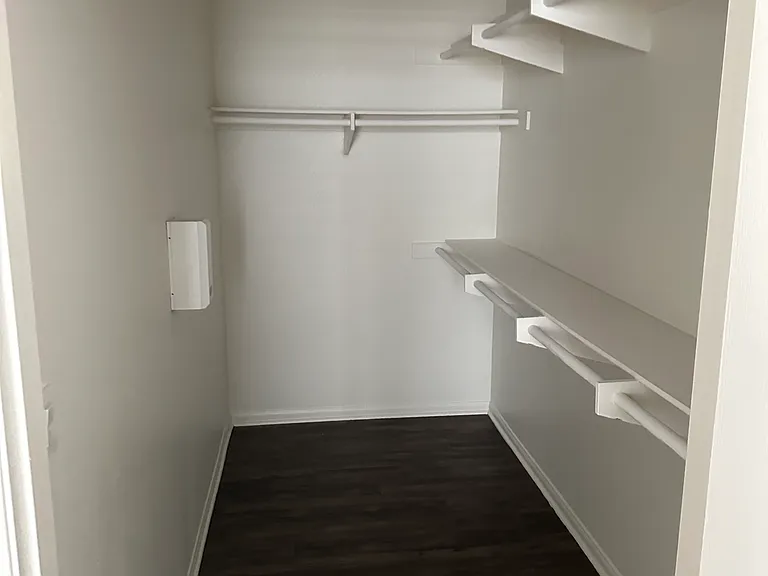 Creek View Condominiums — Photo 83