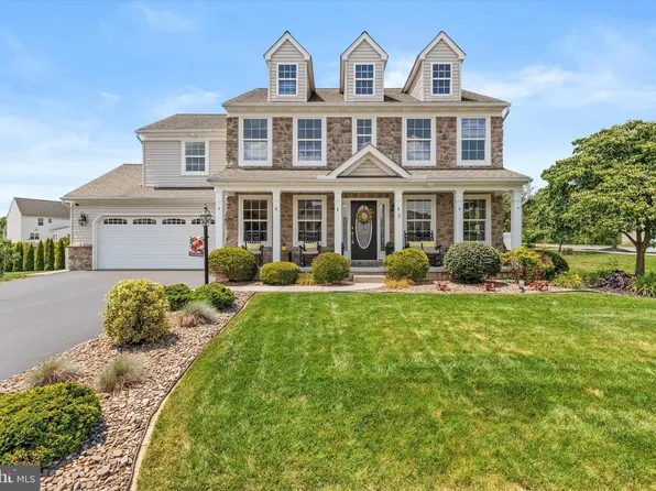 1800 Boxwood Cv, Palmyra, PA 17078