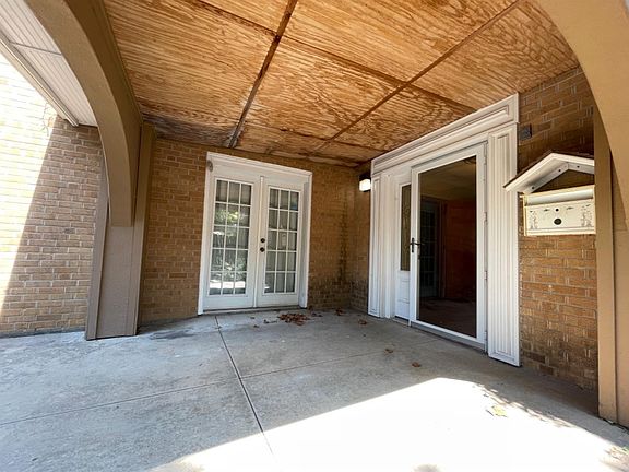 3rd image of 520 Corse Ave