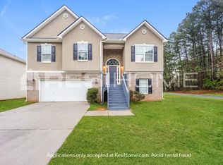 8249 Parkwood Pl, Jonesboro, GA 30238