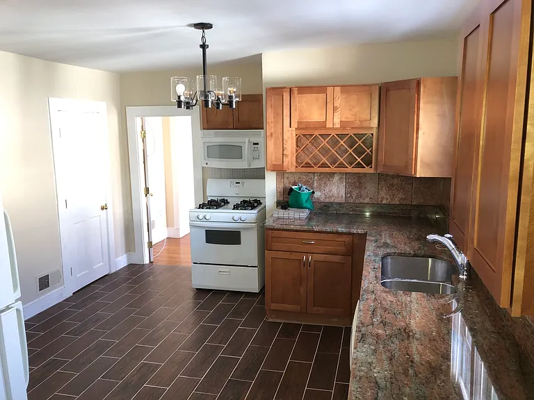 11 Andrew St #2 — Photo 6