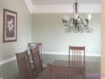 2nd image of 1019 Hampshire Ln