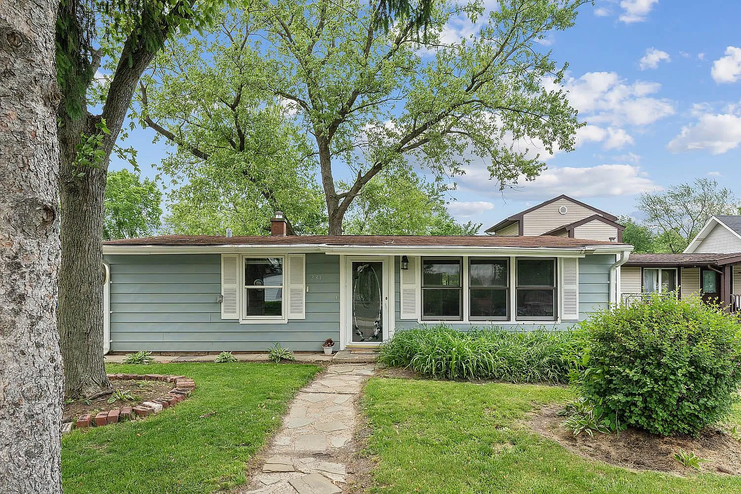 231 Durham Dr photo 1