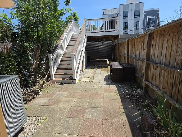 1315 K St SE — Photo 10