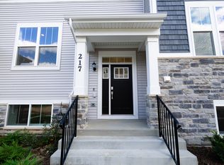 217 Settlers Pl, West Dundee, IL 60118