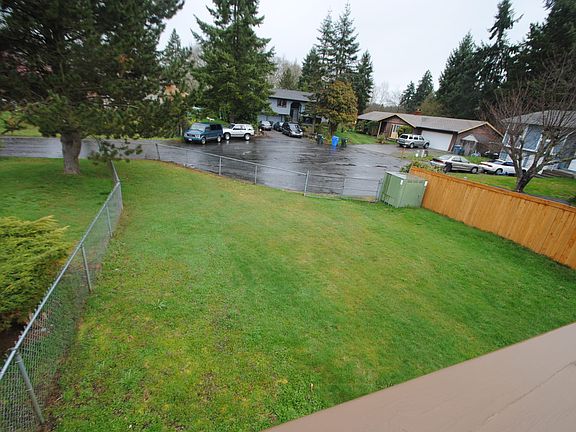 4th image of 14711 12th Ave E