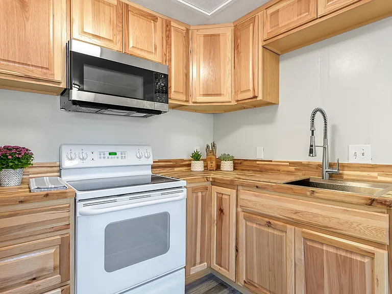2134 Postal Ave #3C — Photo 9