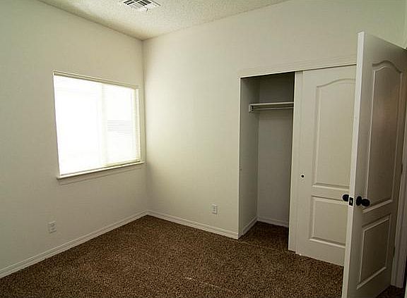 3rd image of 13486 Everingham St