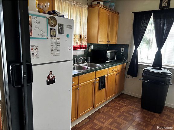 4th image of 4001 Fleming Rd