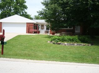 930 E Manitowoc Ave, Oak Creek, WI 53154