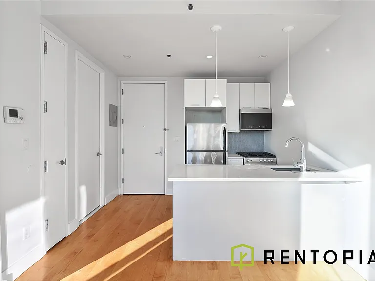 836 Dekalb Ave #3J — Photo 1