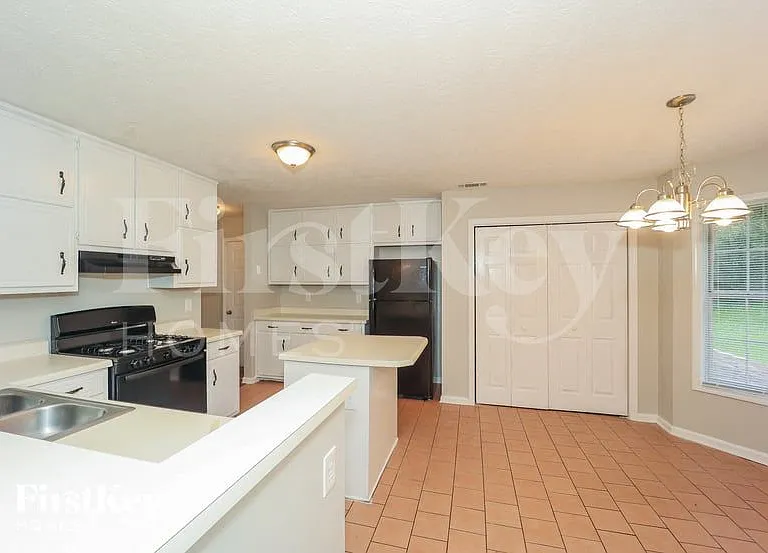 11685 Heritage Dr — Photo 6