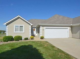 407 Marina Ct, Smithville, MO 64089