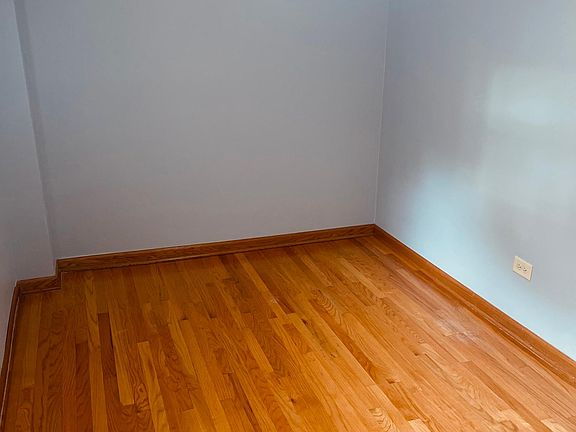 3rd image of 5136 S Kimbark Ave