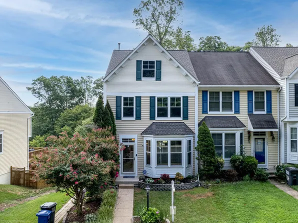 11585 Nellings Pl, Woodbridge, VA 22192