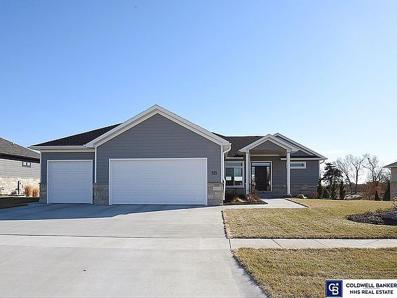 4th image of 323 S Paradise Ln
