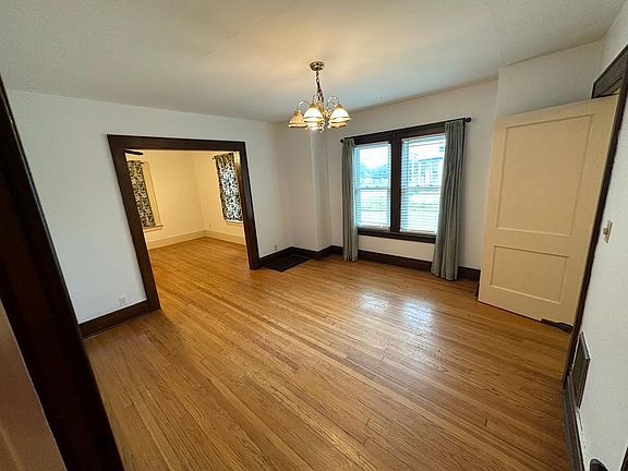 2nd image of 1918 Court St #1