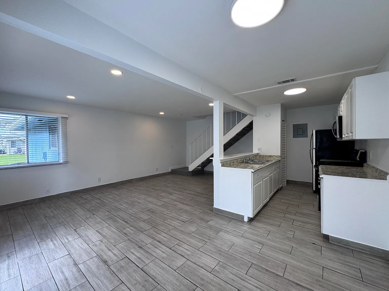 2 bed, 1.0 bath, 980 sqft, $1,850 — Photo 3