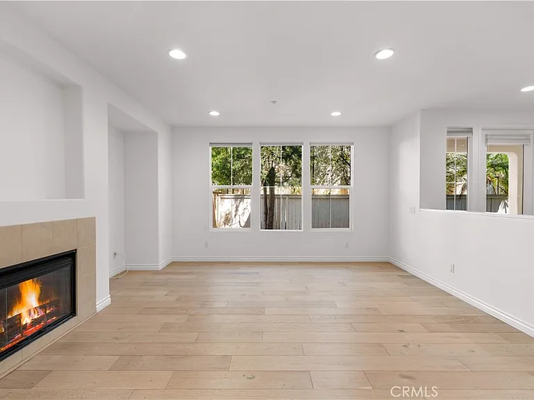 268 Lockford — Photo 4
