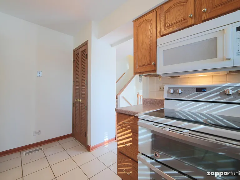 2705 Laurel Ct — Photo 13