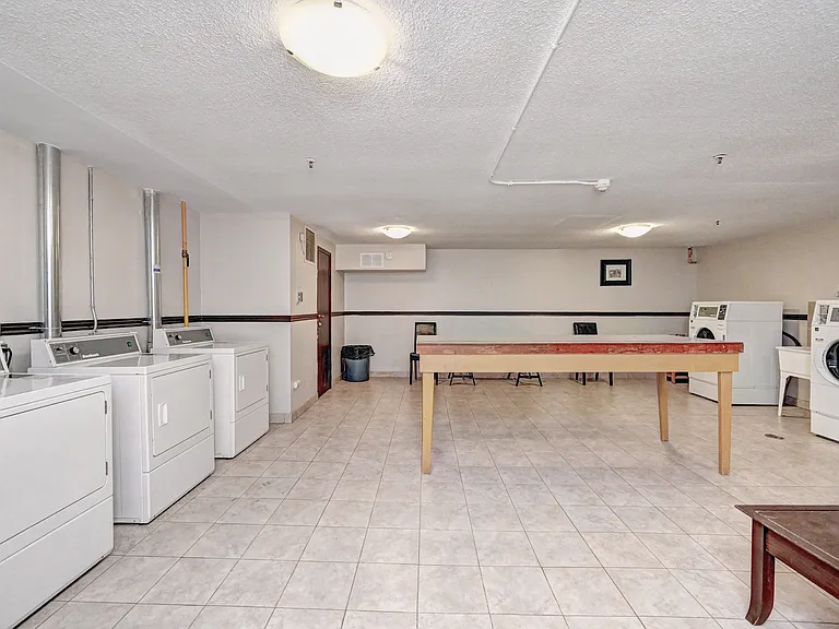 148 Hincks St — Photo 21