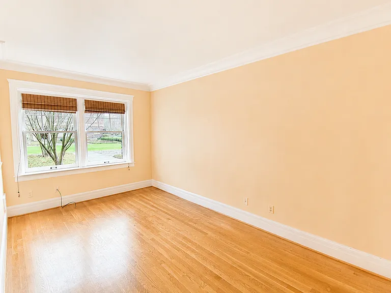120 W Highland Dr #120 — Photo 7