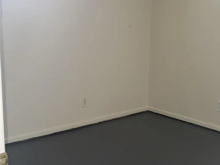 610 Holbrook Dr — Photo 5