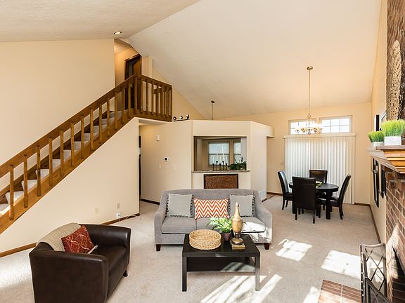 5th image of 4112 Loughmoor Dr