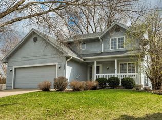 2433 E Rose Ave, Des Moines, IA 50320