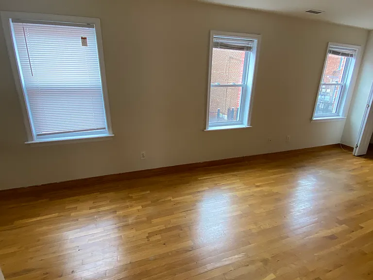 909 W Grace St #6 — Photo 21