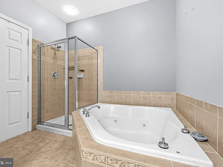2392 Brookmoor Ln — Photo 12