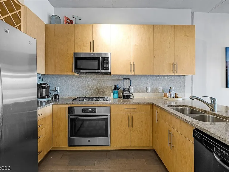 353 E Bonneville Ave #555 — Photo 7