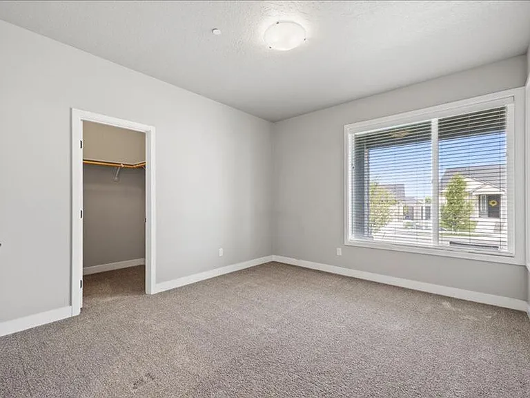 4725 Roark Dr — Photo 7