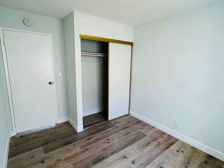 327 La France Ave #E — Photo 12