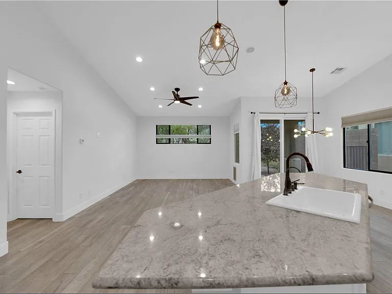 9929 Lago De Coco Ave — Photo 8