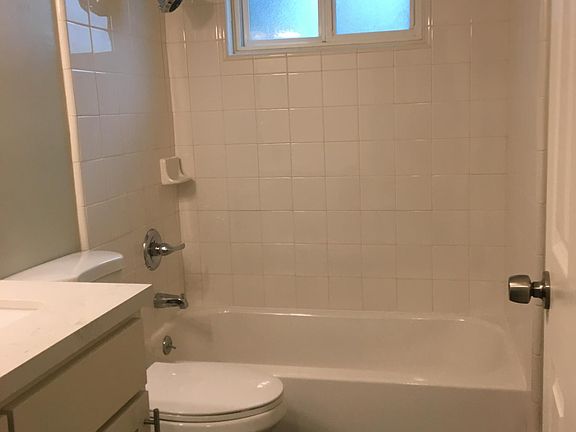 3rd image of 528 California Ave APT 2